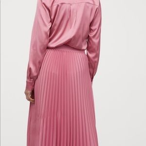 Pink pleated midi skirt from h&m